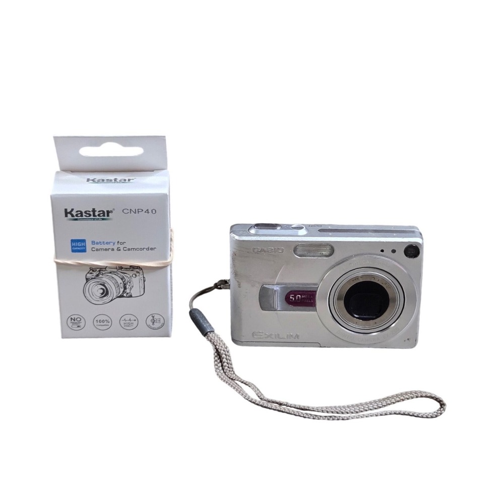 Casio Exilim EX-Z50 5.0MP Digital Camera Silver Bundle Kastar Battery Tested